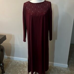 Ladies J JILL DREAM SUPIMA LACE APPLIQUÉ GOWN